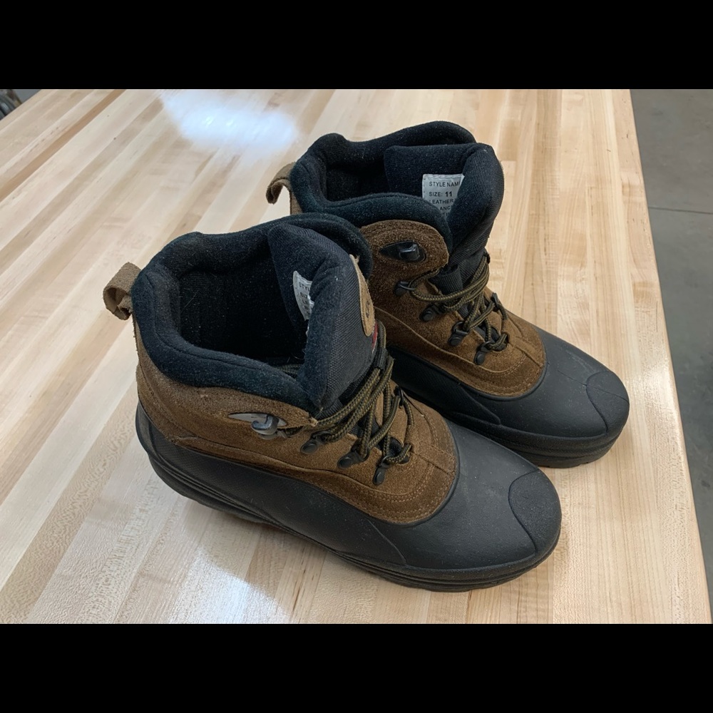 Hiking shoe